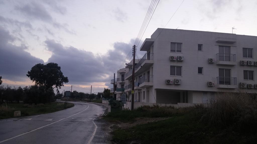 Palms Resort Apartments Alethriko Экстерьер фото
