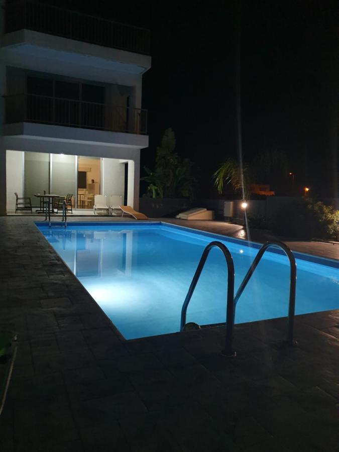 Palms Resort Apartments Alethriko Экстерьер фото